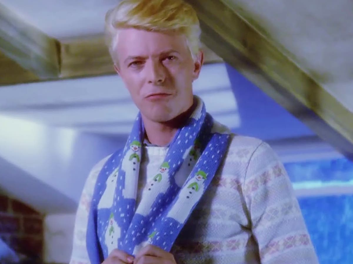 The Snowman Producer Reveals ‘heartwarming Story Behind David Bowies Cameo Scene The Independent 9153